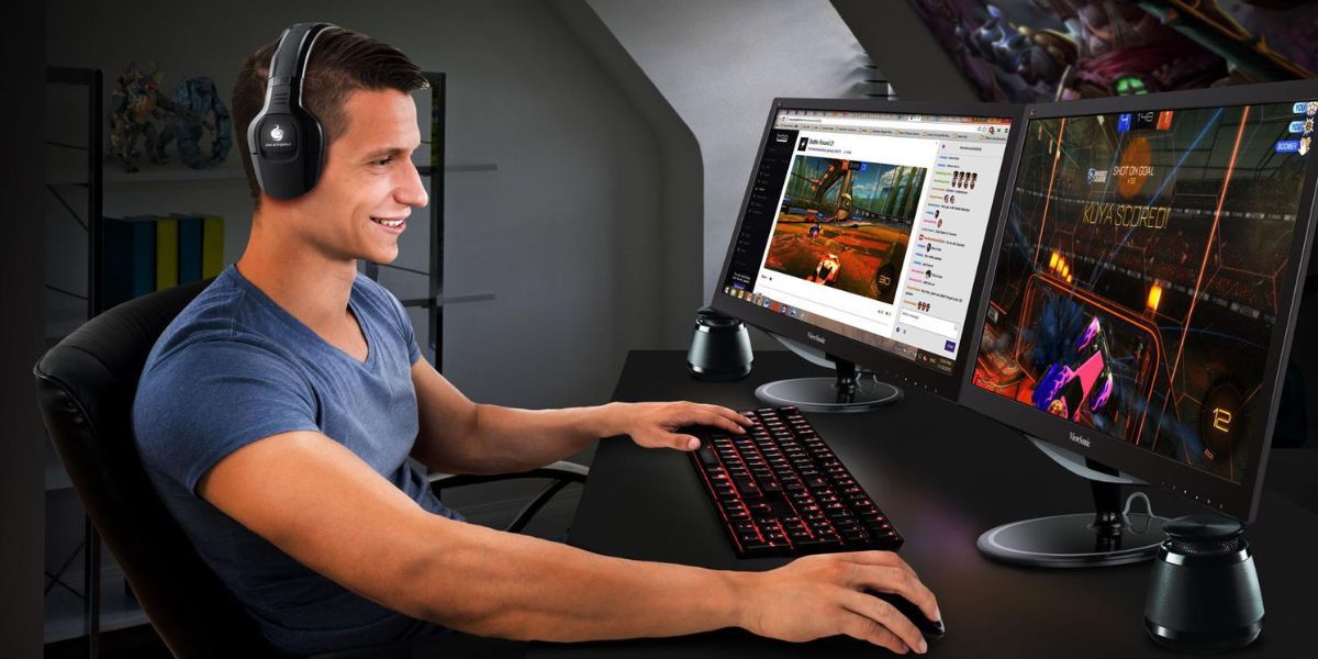 Gamer Playing Free Online Browser Games Gamer Playing Free Online Browser Games